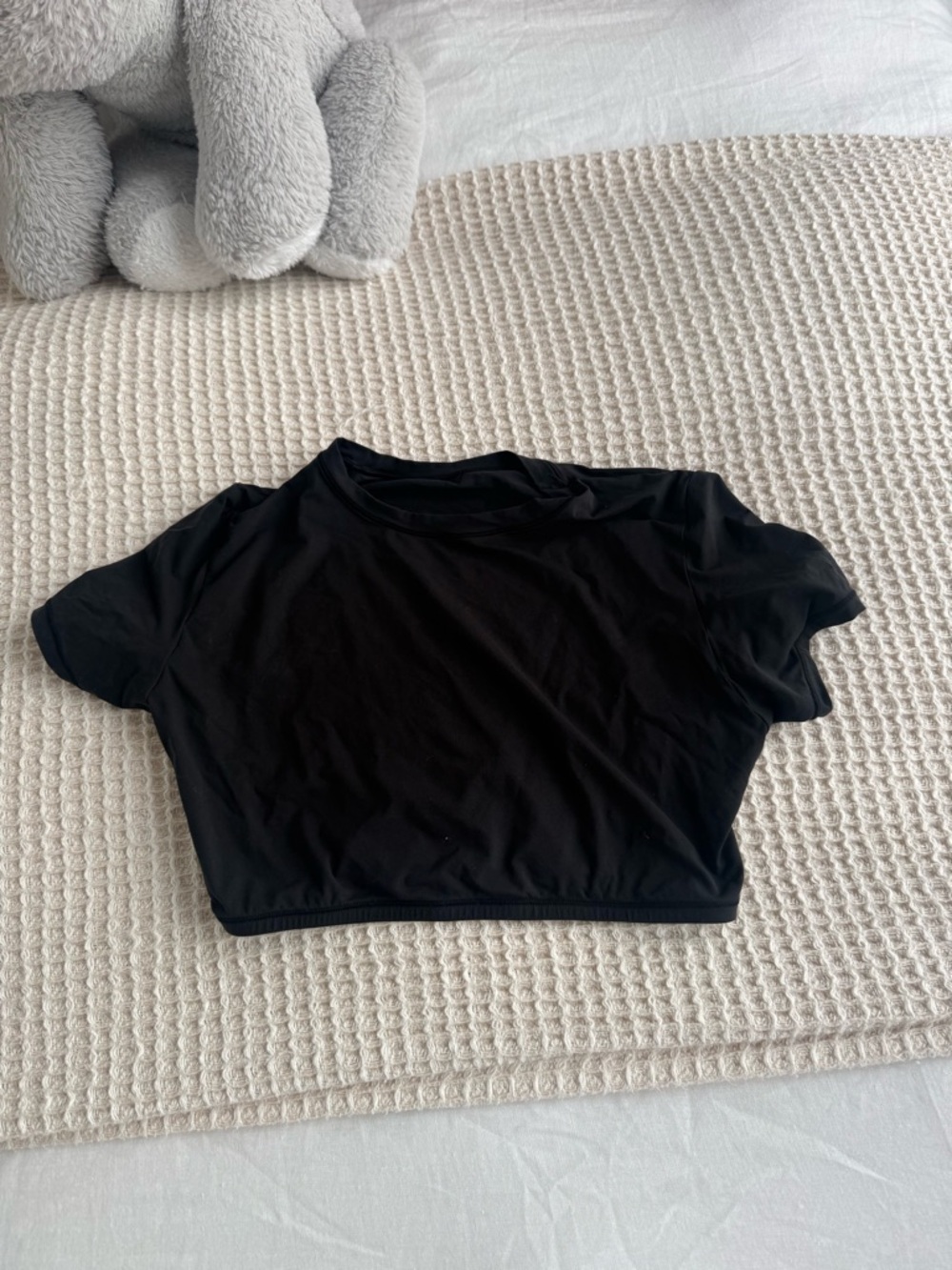 SKIMS Fits Everyody Black Cropped Short Sleeve Tee